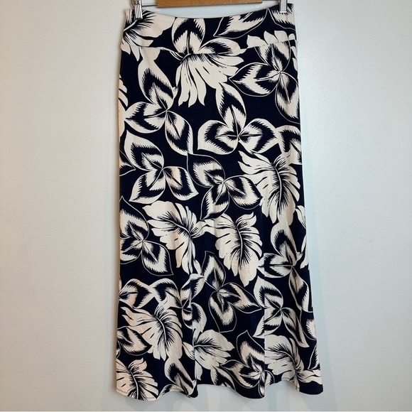 🌼2 for $30🌼 Talbots Tropical Print Knit Maxi Skirt Small - Picture 2 of 7